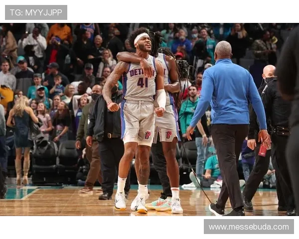 骑士胜活塞 三人表现抢眼六人表现稳定