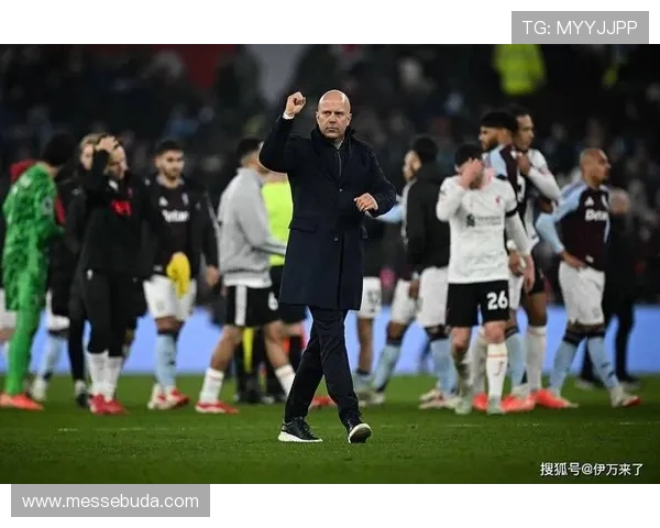 马卡:球迷粗暴行为过多,马竞或面临关闭球场部分看台的处罚 马卡:球迷粗暴行为过多,马竞或面临关闭球场部分看台的处罚